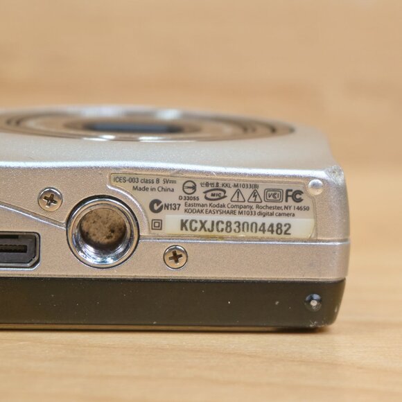 Kodak EasyShare M1033 Digital Camera / 10 MP / 3X Optical Zoom / Silver - Picture 8 of 10